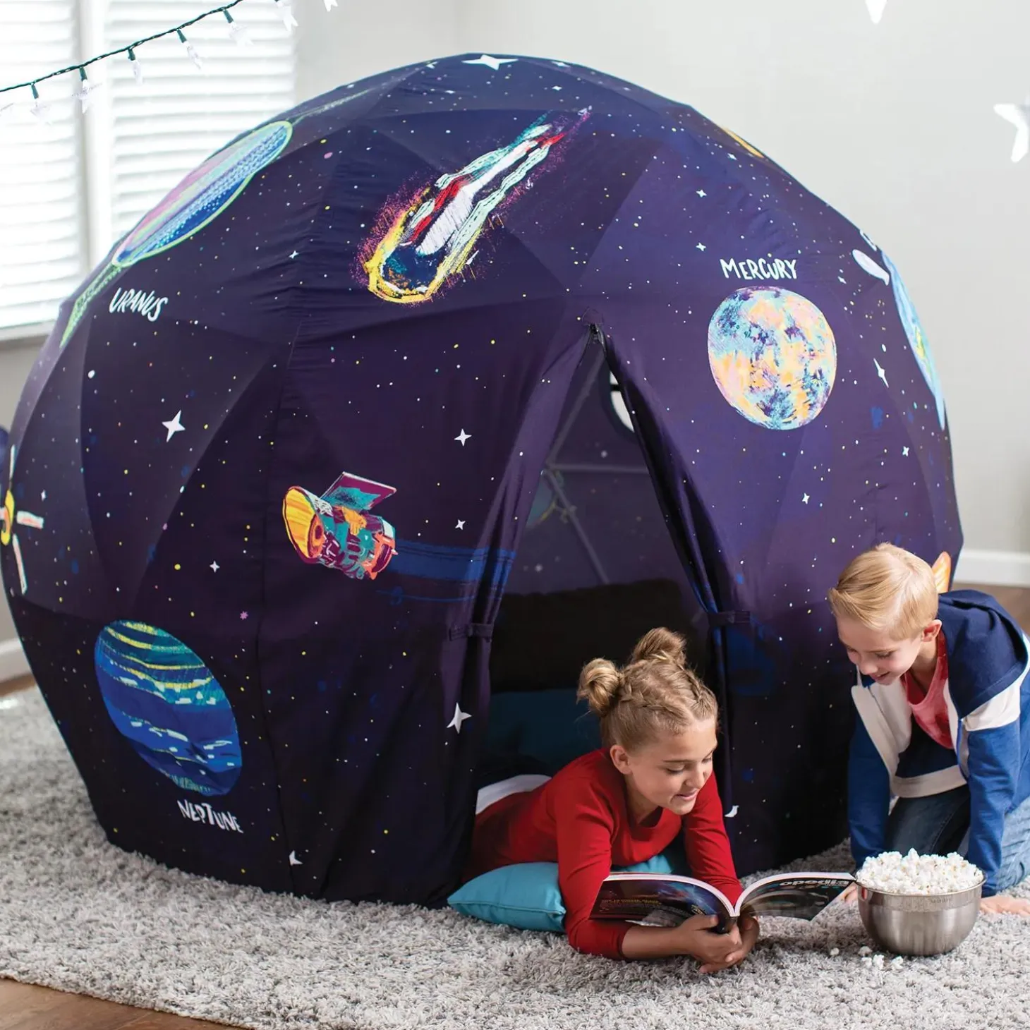 Oh So Fun! Deluxe Glow-in-the-Dark Space Fort