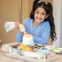 Playful Chef: Deluxe Cake Decorating Studio