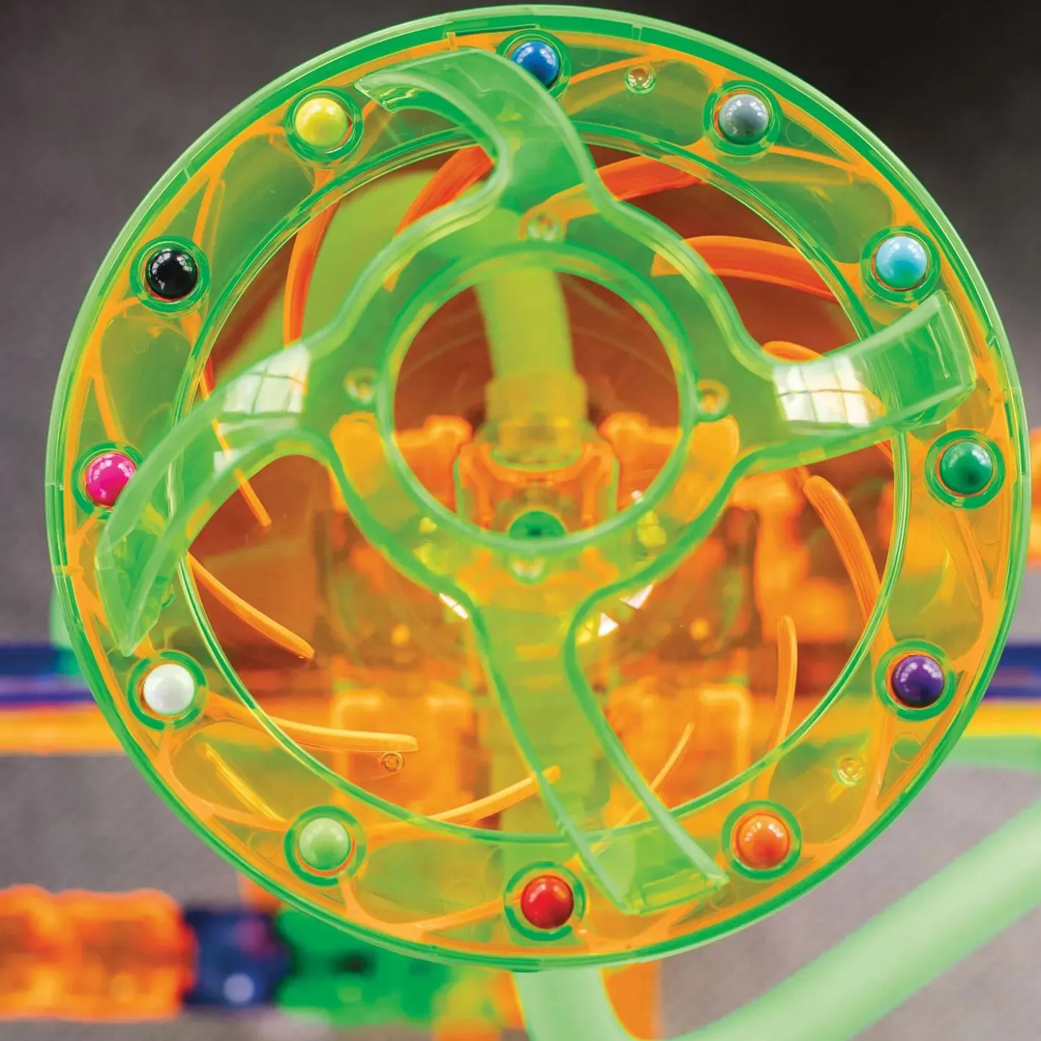 Q-BA-MAZE 2.0 Grand Prix Racing Marble Run Building Set